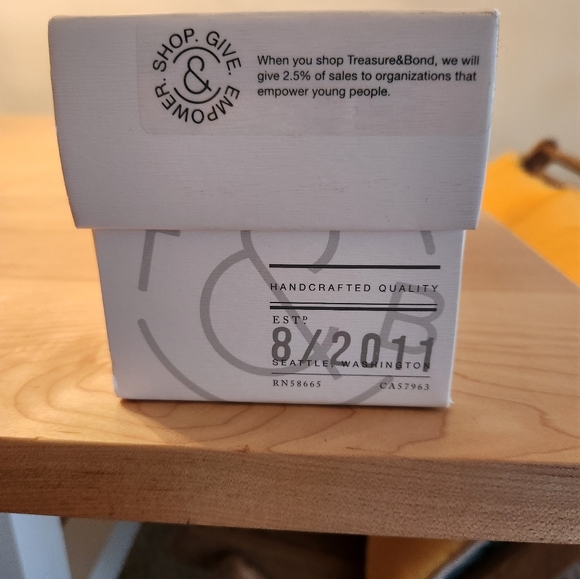 Treasure & Bond slides, 8M, NIB - Picture 4 of 6